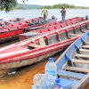 Le port piroguier au dessus des chutes : c’est là que se fait l’embarquement pour remonter la rivière sur 90 km selon le débit et donc la pluviométrie !